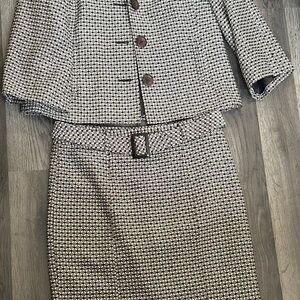 Jones Wear Black and White Pencil Skirt Knee-Length